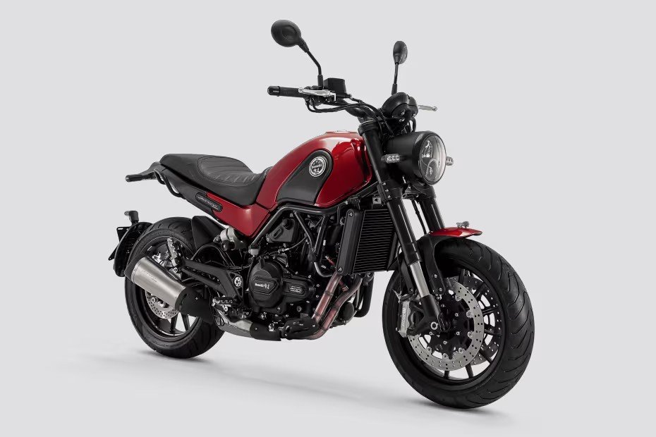 Benelli Leoncino 500 scrambler bikes