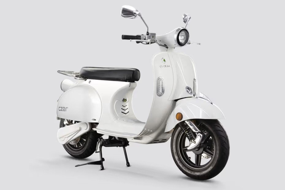 Eveium CZAR electric scooters