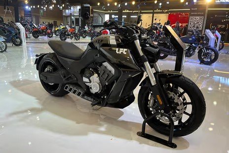 Keeway Benda LFC 700 electric scooter