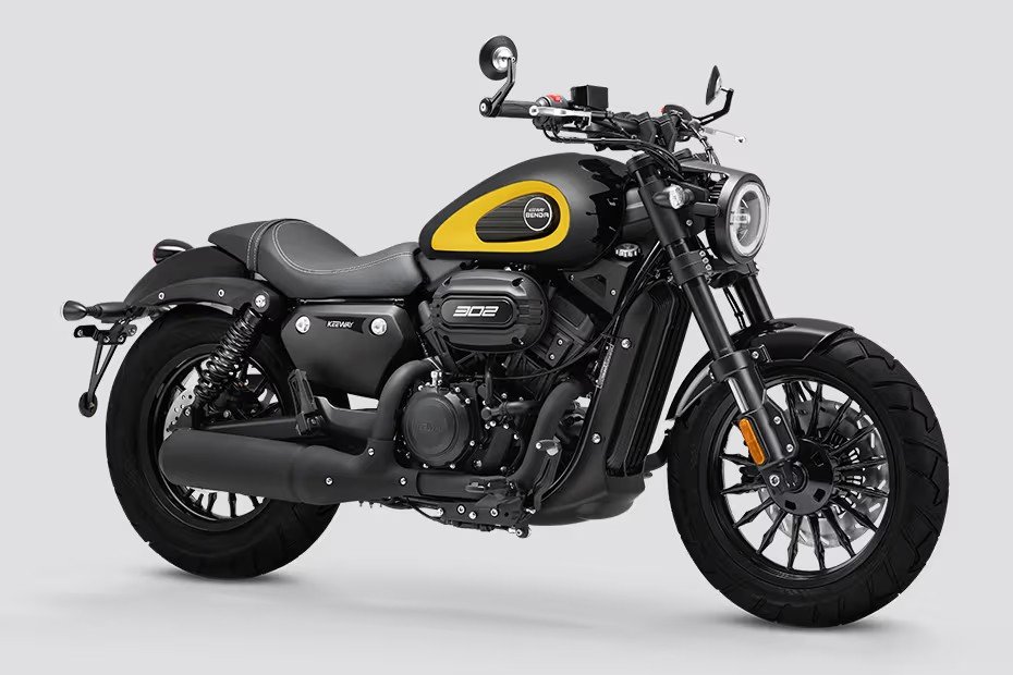 Keeway V302C cruiser bikes