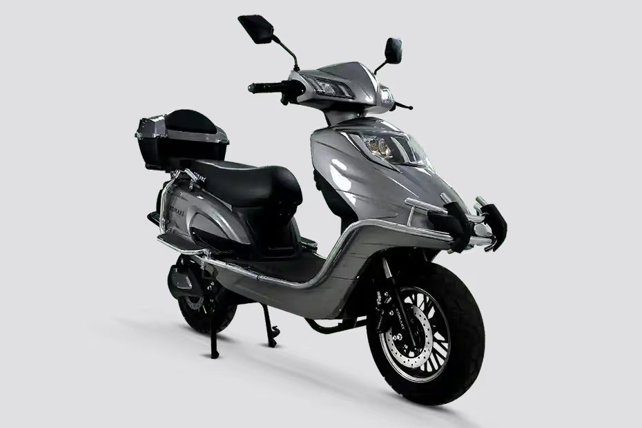 Komaki TN-95 electric scooters