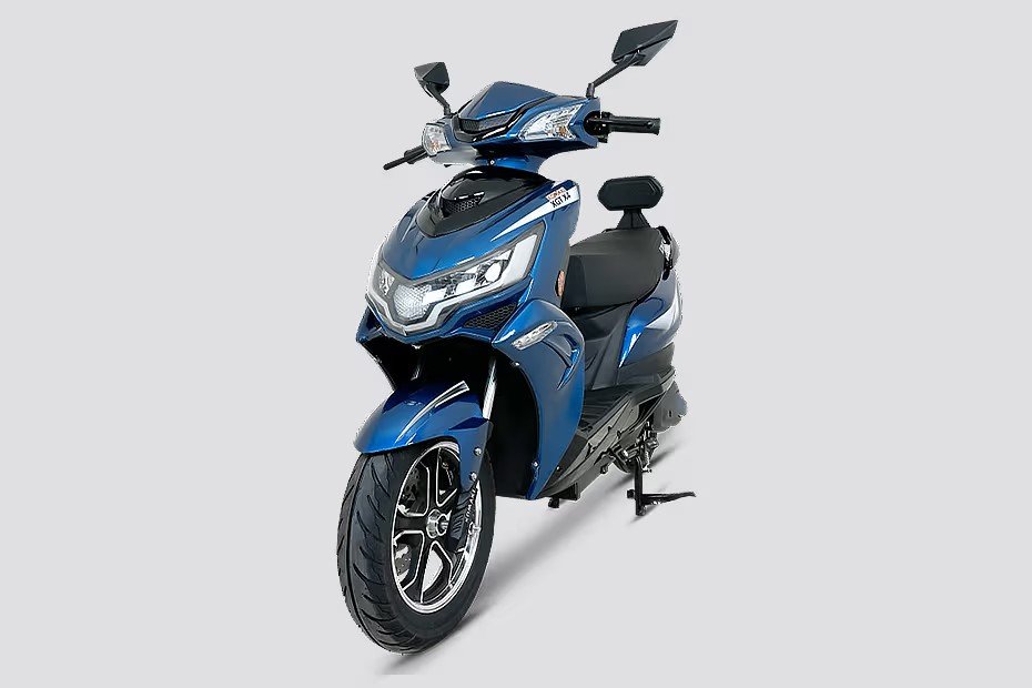 Komaki XGT X4 electric scooters