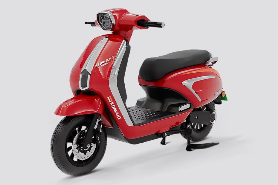 Komaki XR7 electric scooters